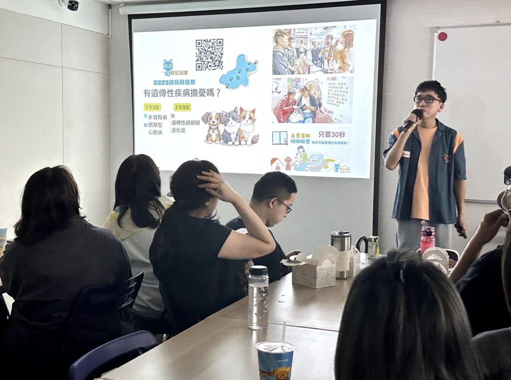 貓變愛喝水、尿變不臭藏危機? 「貓博士」曝腎病警訊 貪貪公益講座破解迷思 飼主驚呼:觀念都錯了! 3 下午3.02 2025 7 15的影像